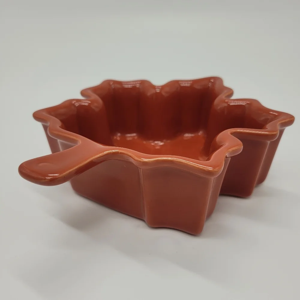 Chantal Leaf Bakeware Tabletop Decor Set Of 2 Leaves Yellow Rust Fall Autumn